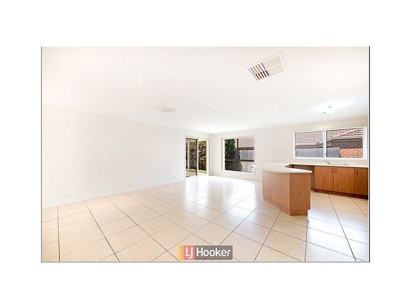 6 Sarre Street, Gungahlin ACT 2912