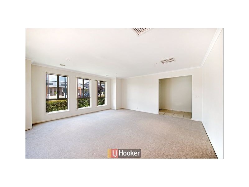 6 Sarre Street, Gungahlin ACT 2912
