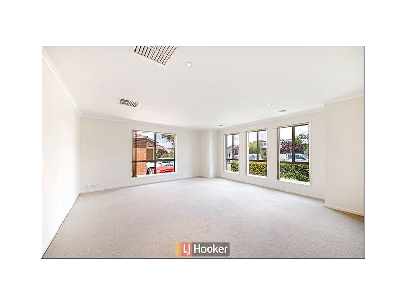 6 Sarre Street, Gungahlin ACT 2912