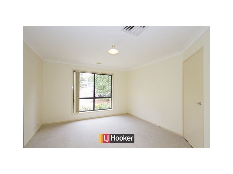 21 Robinia Place, Jerrabomberra NSW 2619