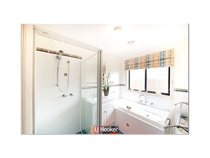 353 Gundaroo Drive, Gungahlin ACT 2912