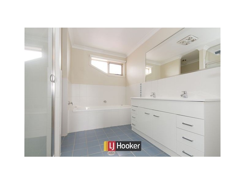 40 Jeanne Young Circuit, Mckellar ACT 2617