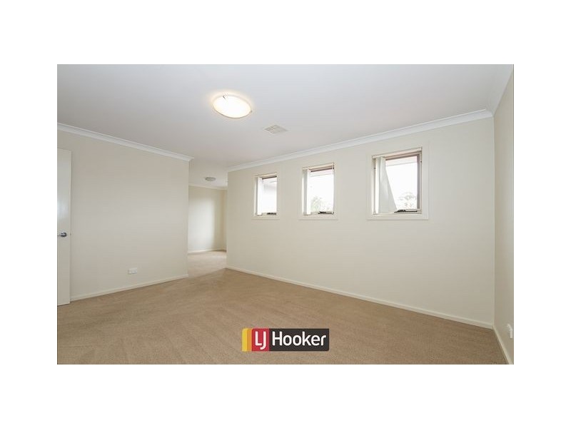 40 Jeanne Young Circuit, Mckellar ACT 2617