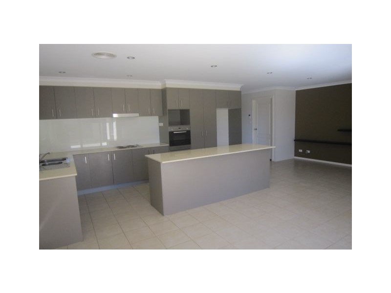 5 Tomasetti Crescent, Franklin ACT 2913