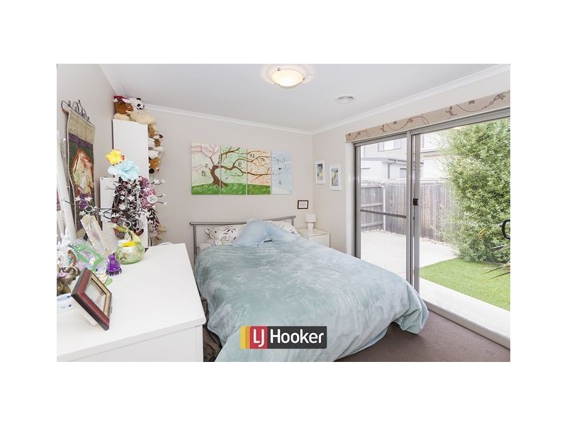 5 Bromham Street, Forde ACT 2914