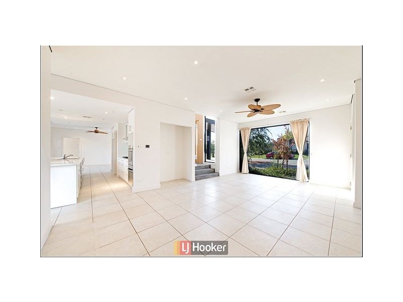 4 Mary Hall Circuit, Dunlop ACT 2615