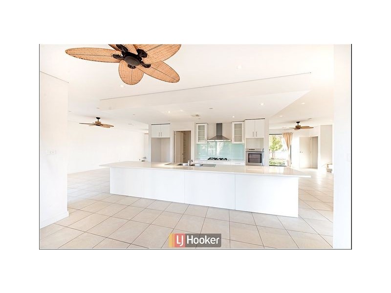 4 Mary Hall Circuit, Dunlop ACT 2615