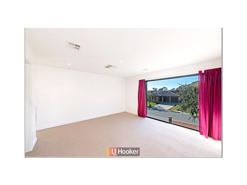 4 Mary Hall Circuit, Dunlop ACT 2615