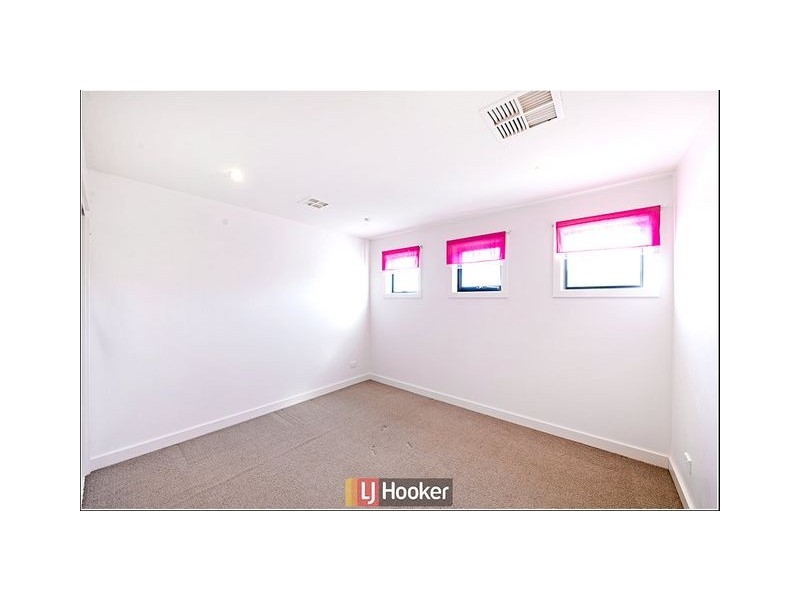4 Mary Hall Circuit, Dunlop ACT 2615