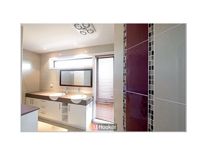 4 Mary Hall Circuit, Dunlop ACT 2615