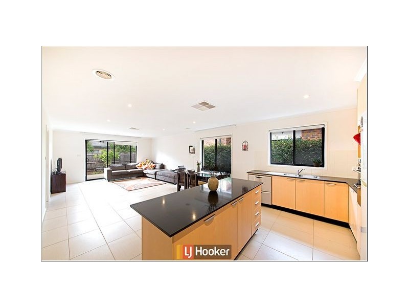 15 Ruth Bedford Street, Franklin ACT 2913