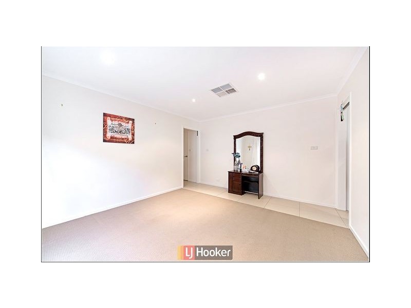 15 Ruth Bedford Street, Franklin ACT 2913