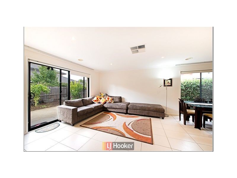 15 Ruth Bedford Street, Franklin ACT 2913
