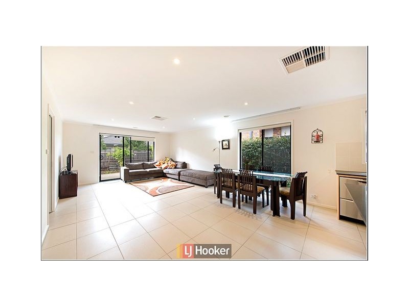 15 Ruth Bedford Street, Franklin ACT 2913