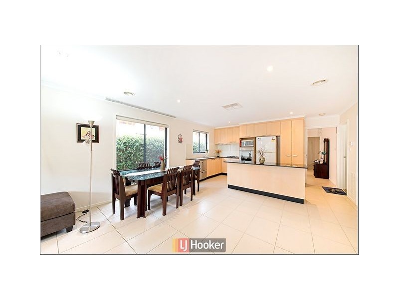 15 Ruth Bedford Street, Franklin ACT 2913