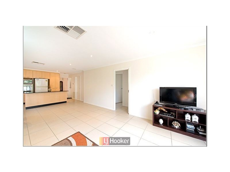 15 Ruth Bedford Street, Franklin ACT 2913