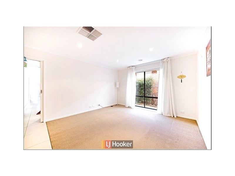 15 Ruth Bedford Street, Franklin ACT 2913