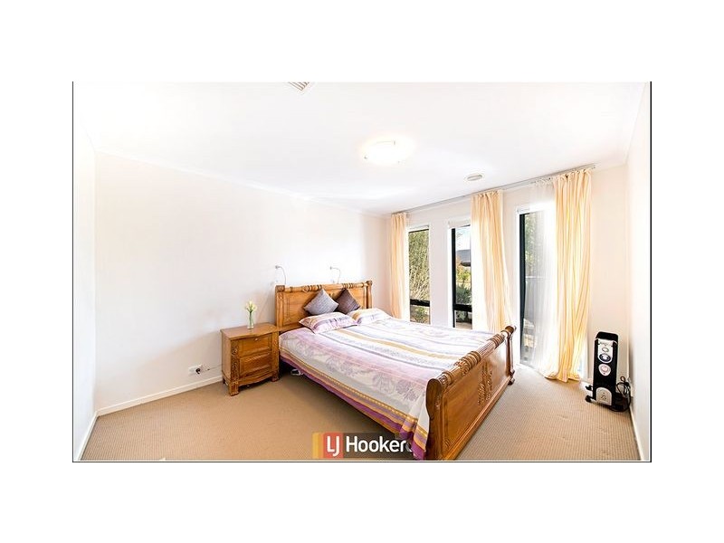 15 Ruth Bedford Street, Franklin ACT 2913