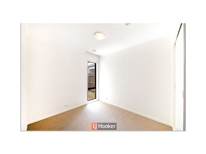 15 Ruth Bedford Street, Franklin ACT 2913