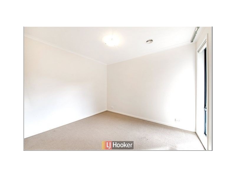 15 Ruth Bedford Street, Franklin ACT 2913