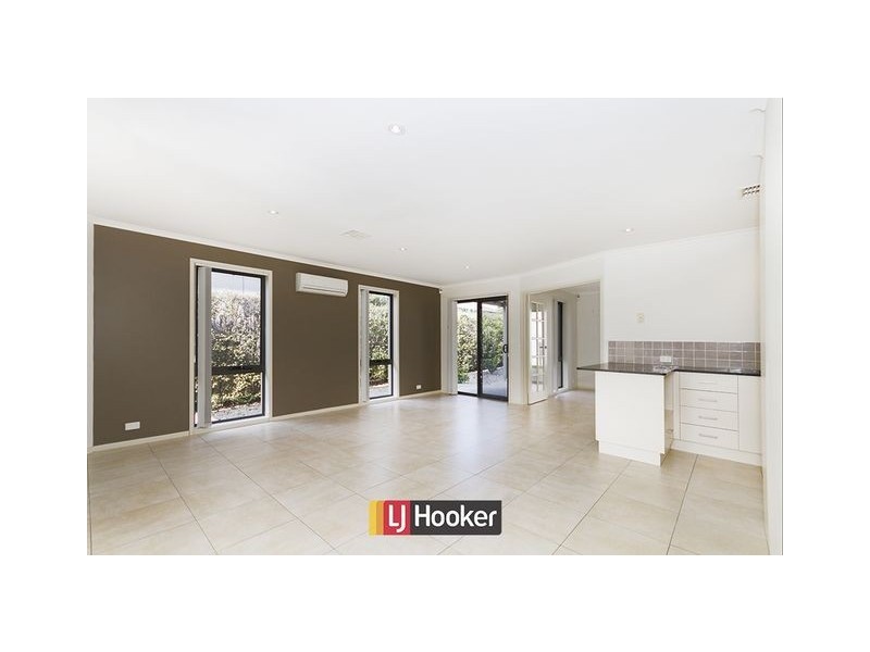 302 Anthony Rolfe Avenue, Gungahlin ACT 2912