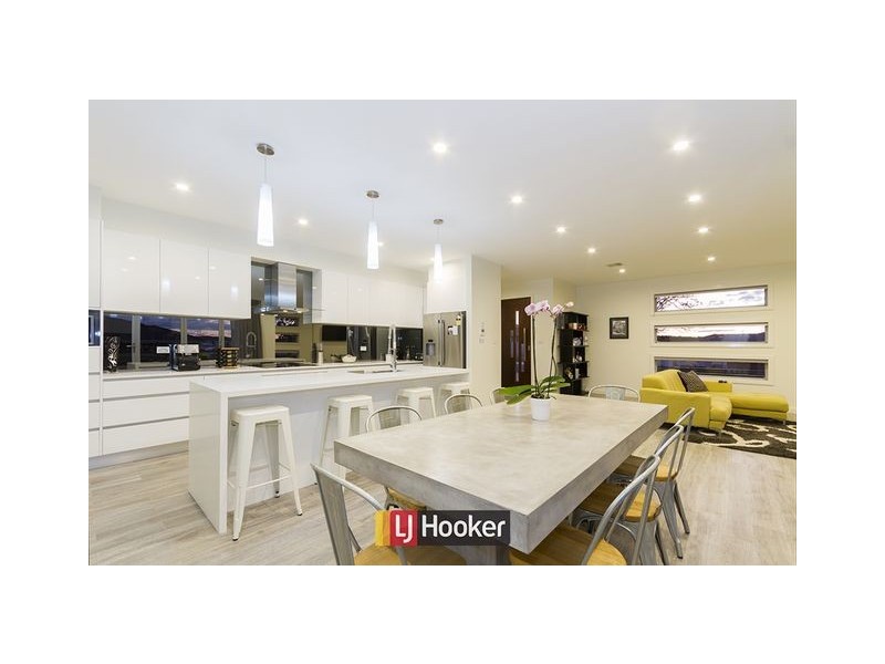 15 Maranunga Crescent, Crace ACT 2911