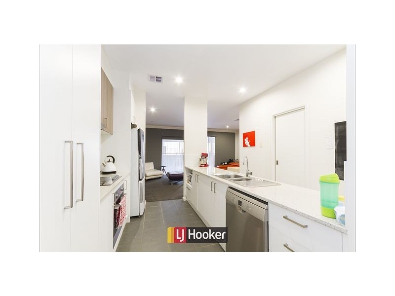 152/16 Kings Canyon Street, Harrison ACT 2914