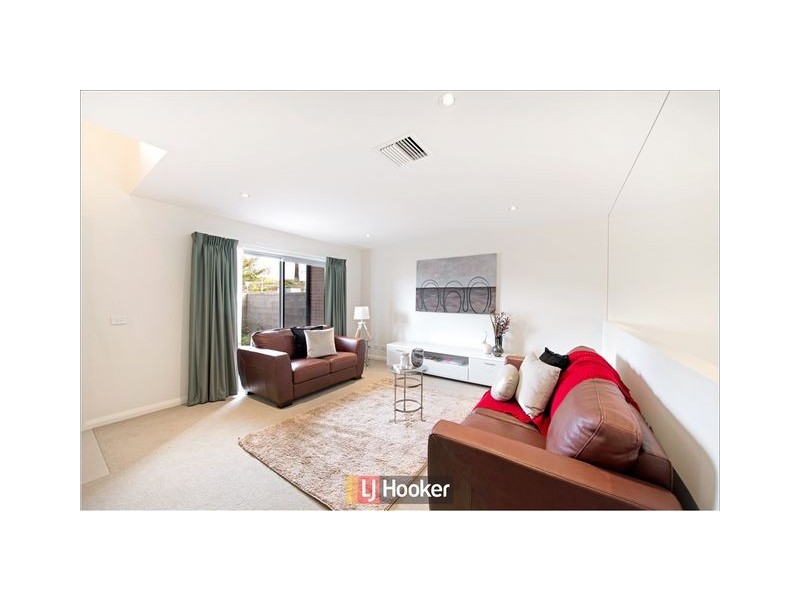 21/98 Henry Kendall Street, Franklin ACT 2913