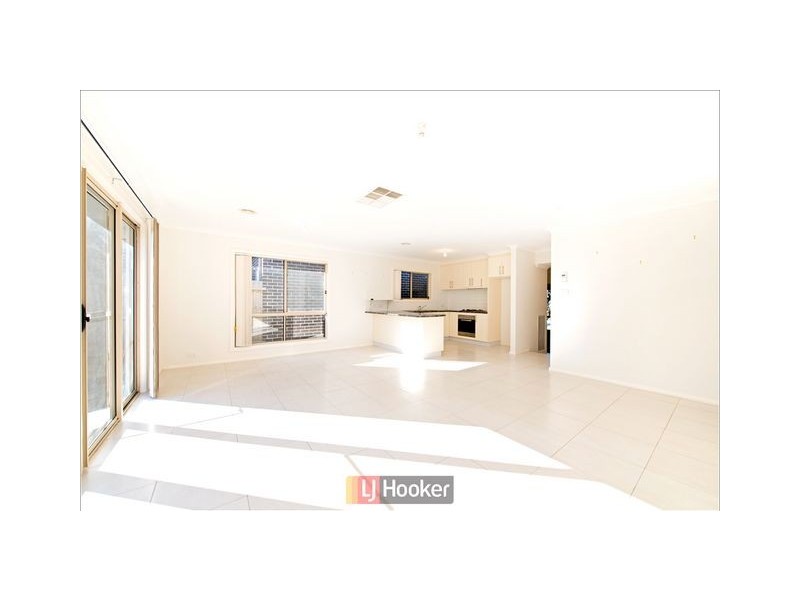 13 Basham Street, Franklin ACT 2913