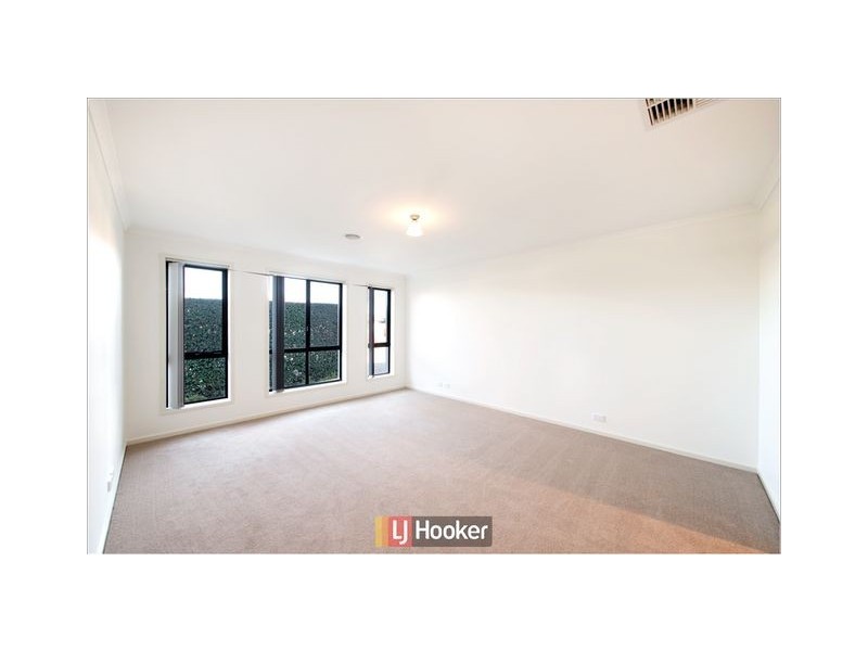 33 Mission Street, Amaroo ACT 2914