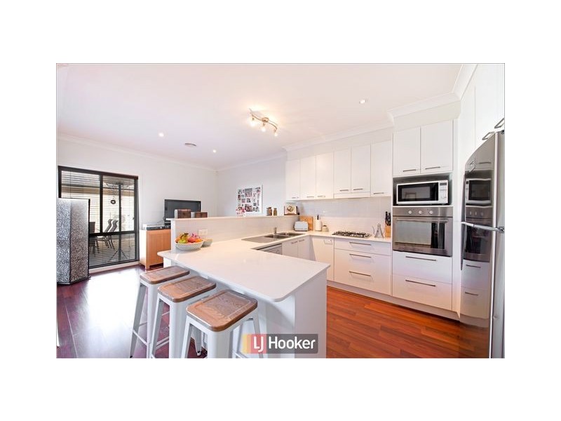8 Wombeyan Street, Harrison ACT 2914