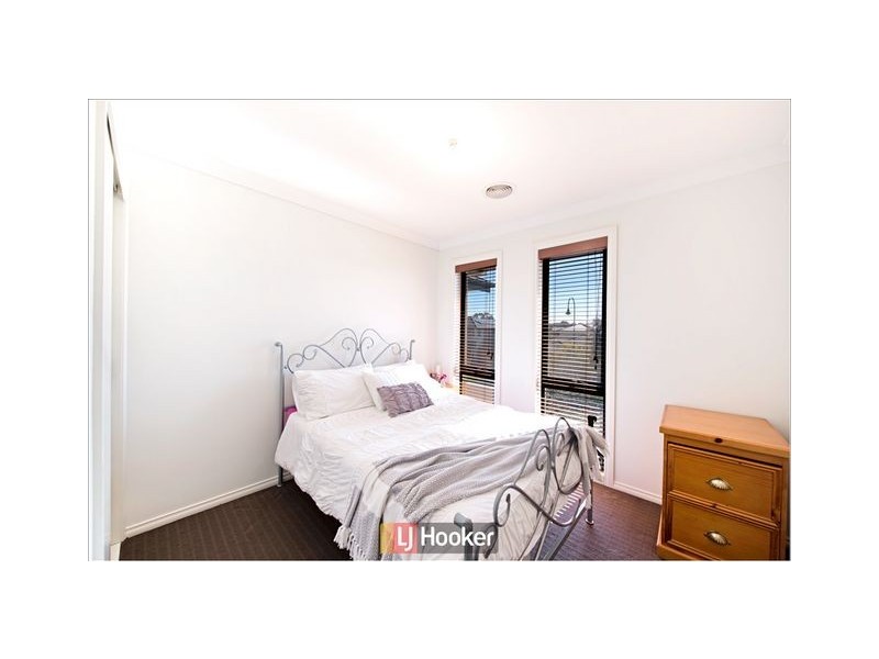 8 Wombeyan Street, Harrison ACT 2914