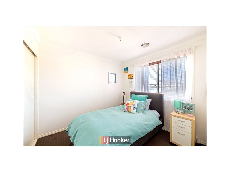 8 Wombeyan Street, Harrison ACT 2914