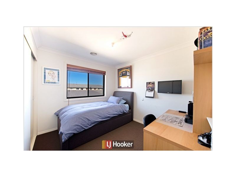 8 Wombeyan Street, Harrison ACT 2914