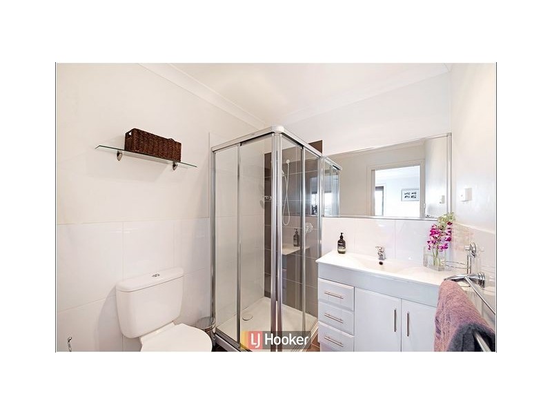 8 Wombeyan Street, Harrison ACT 2914