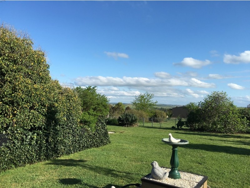 47 Morton Avenue, Yass NSW 2582