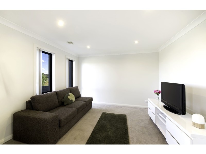 13 Lansdown Crescent, Casey ACT 2913