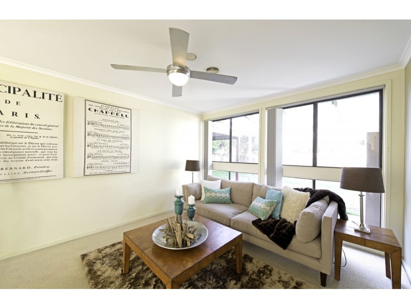 2 Dean Place, Charnwood ACT 2615