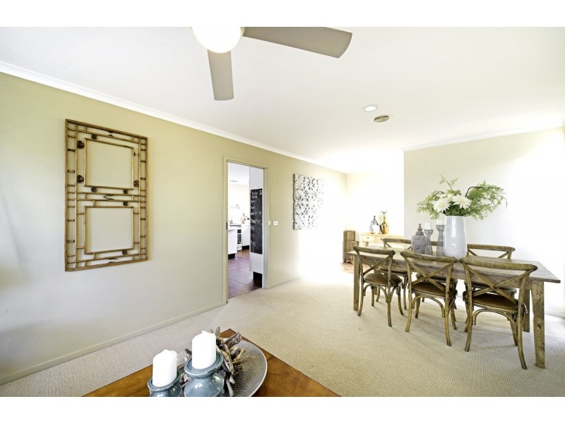 2 Dean Place, Charnwood ACT 2615