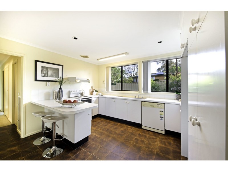 2 Dean Place, Charnwood ACT 2615