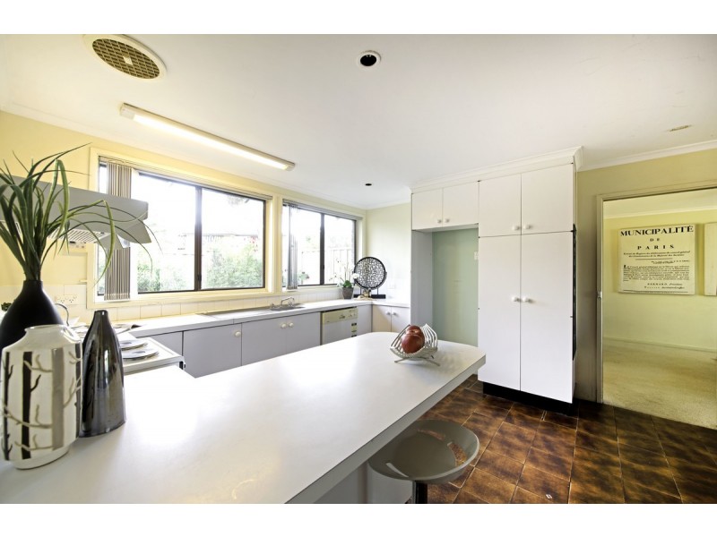 2 Dean Place, Charnwood ACT 2615