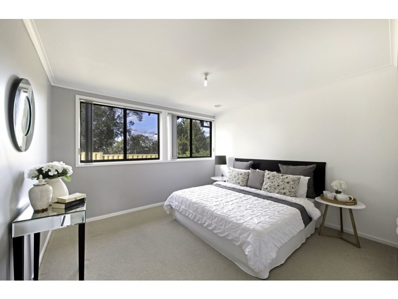 2 Dean Place, Charnwood ACT 2615