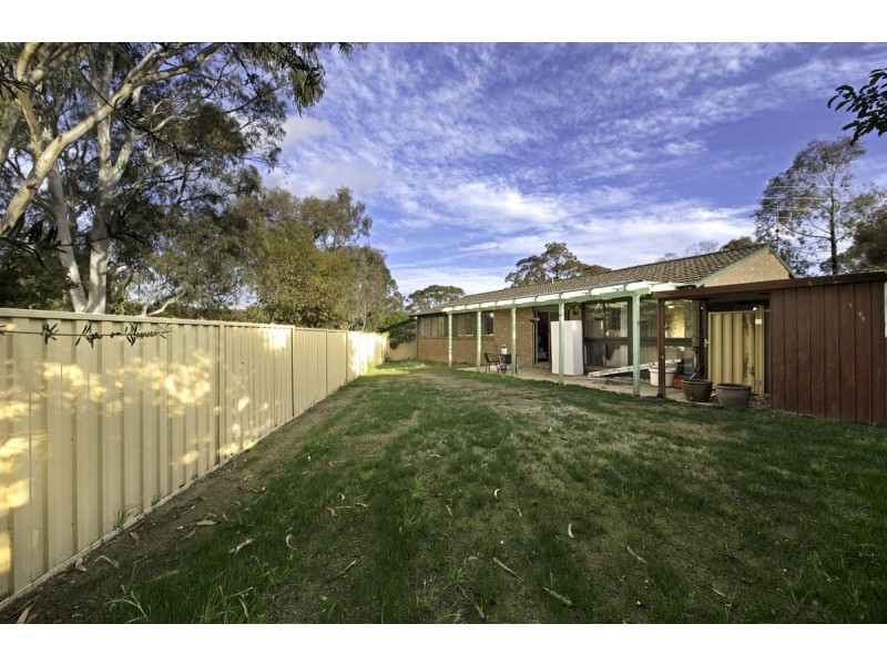 2 Dean Place, Charnwood ACT 2615