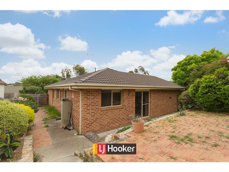 13/2 Lander Crescent, Amaroo ACT 2914