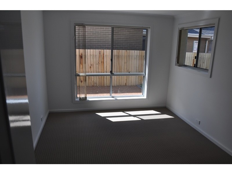 12 Nina Murdoch Crescent, Franklin ACT 2913