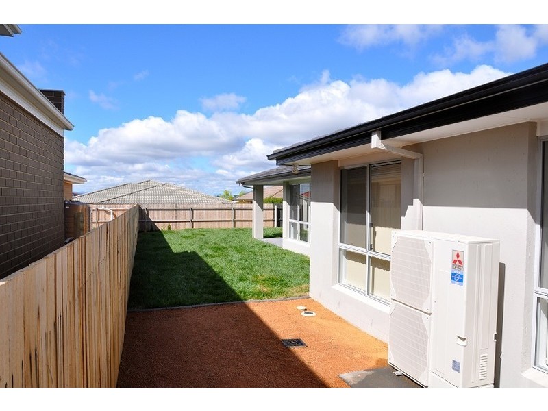 12 Nina Murdoch Crescent, Franklin ACT 2913