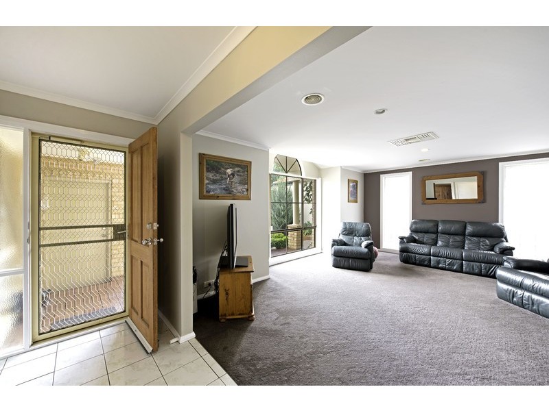 33 Kurrama Close, Ngunnawal ACT 2913