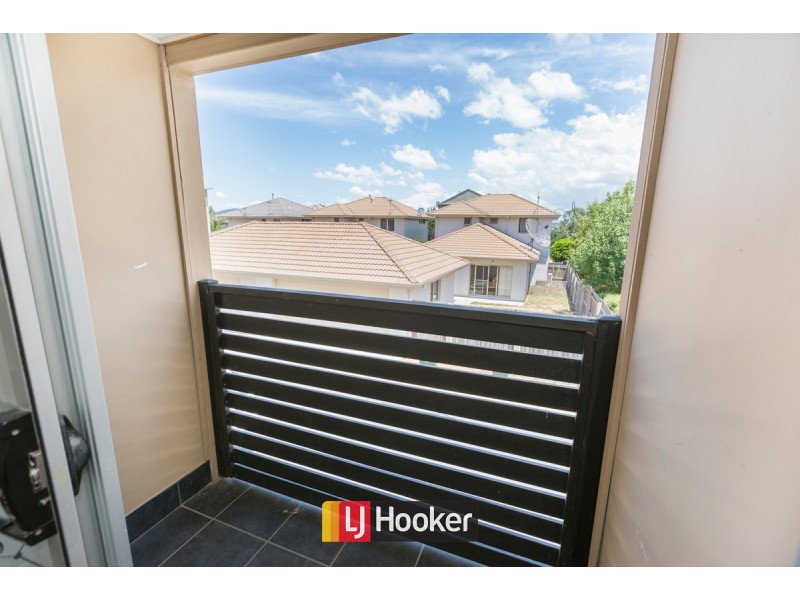 2/11 Grocott Lane, Gungahlin ACT 2912