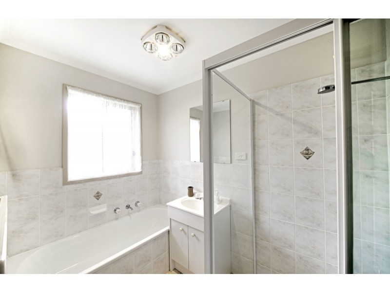 24 Unaipon Avenue, Ngunnawal ACT 2913