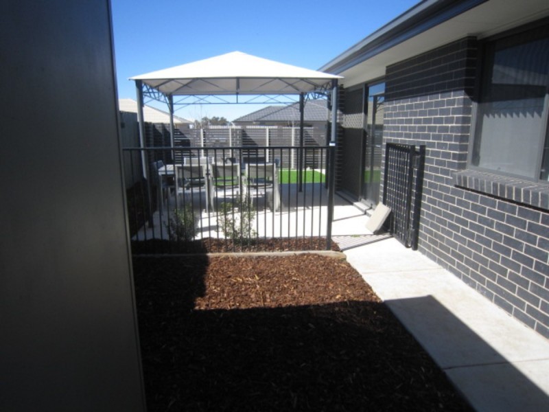 27 Scholtens Street, Casey ACT 2913